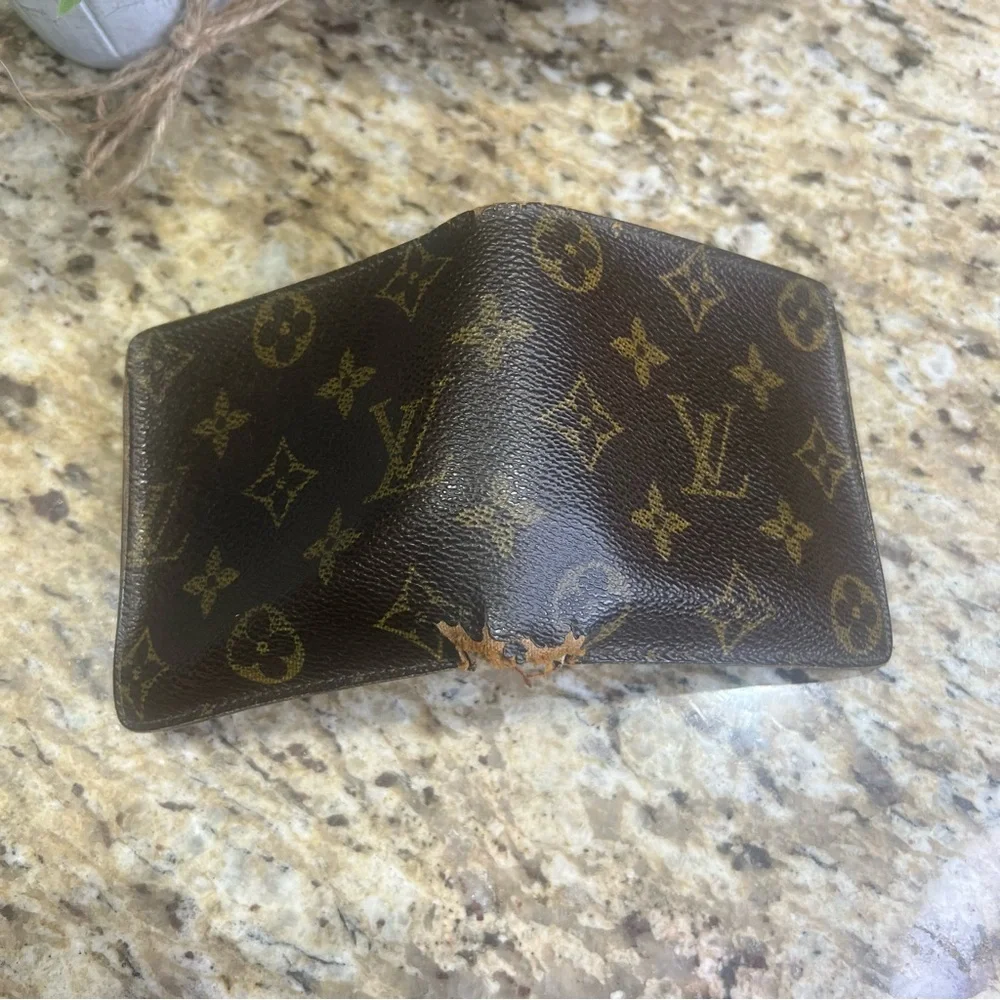 Authentic Vintage LOUIS Vuitton LV Monogram Short Bifold Wallet
